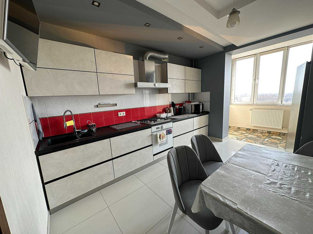 Гарна вкомплектована 2-ох кімнатна квартира р-н Каскад Ивано-Франковск - изображение 1