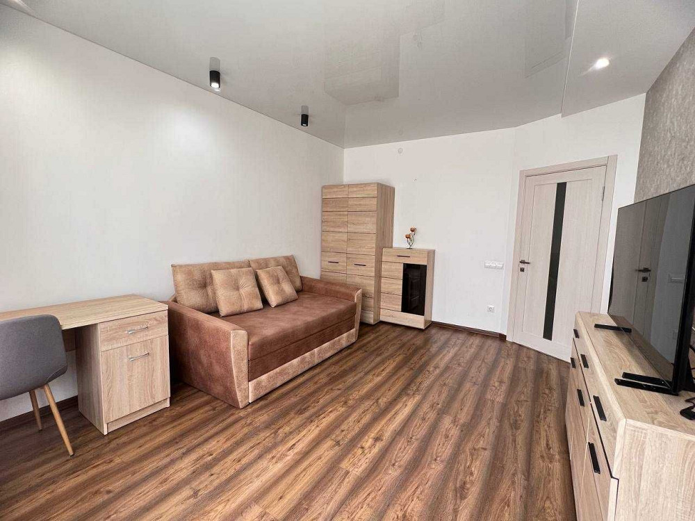 ВІЛЬНА ВЖЕ 1 кім квартира на Щасливому Ровно - изображение 2