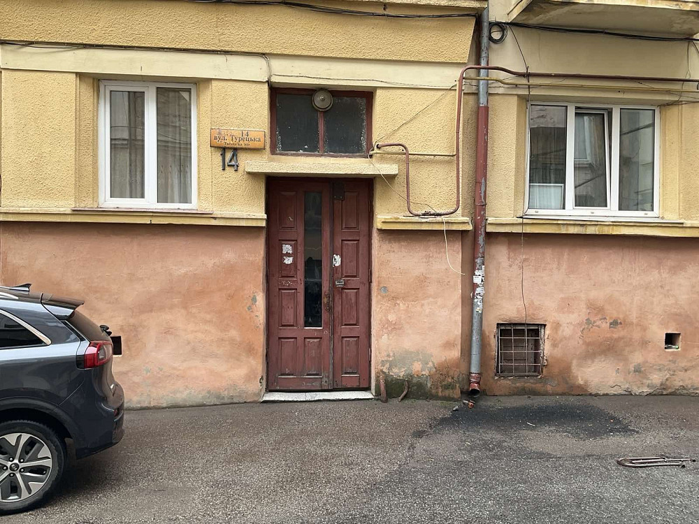 Власник 2-х кімн старий фонд  центр 60 м2 Черновцы - изображение 1