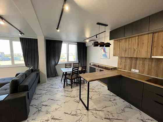 Продаж 2 кім. квартири плюс кухня студія по вул. Угорська Львів