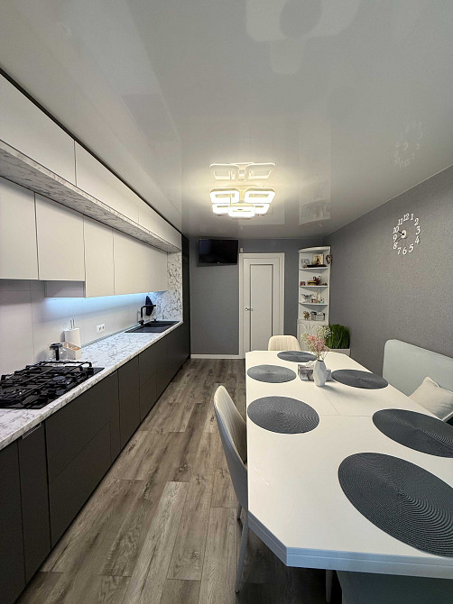 2 кімнатна квартира, 2 поверх, Газ. 80 кв м. вул.Висоцького\Сахарова Одеса - зображення 2