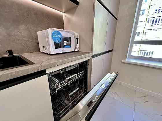 Перша здача! 2 кім поруч Міського озера Крихівці