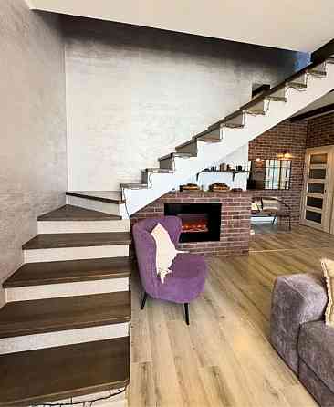 Продаж розкішноі, дворівневої квартири Ужгород