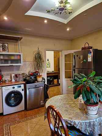 Продается большая двухкомнатная квартира в отличном районе Одеса