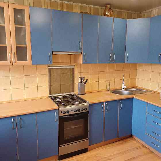 продам затишну 3 кімнатну квартиру з меблями вул. Шкільна Запорожье