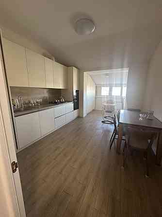 Простора 2х кімнатна квартира з 2мя санвузлами. Минай