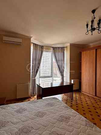 Аренда большой квартиры в центре пр. Лабораторный 6  Печерск Киев