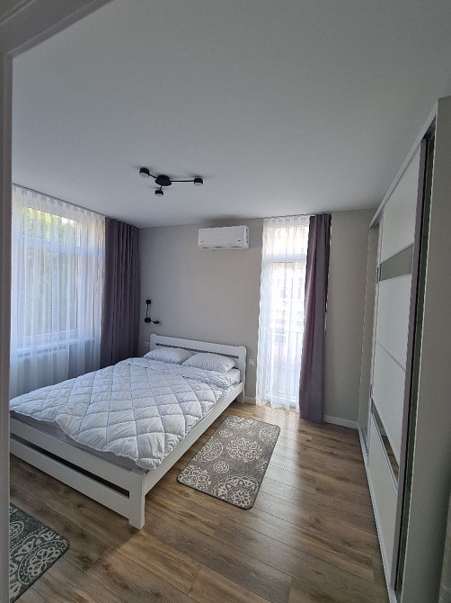 Здається в оренду кв-ра з сучасним ремонтом у Цент част Проспекту Ужгород - изображение 2