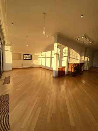 Ексклюзивна 3к квартира у сталінці на Липках.Круглоуніверситетська18/2 Київ