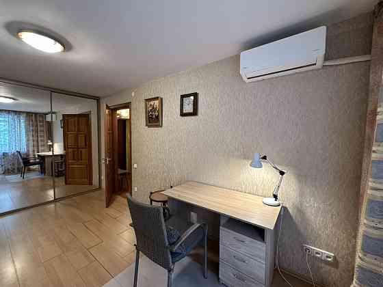 Біля метро Дорогожичі, Олени Теліги, Щусєва, Бакинська, Ольжича Київ