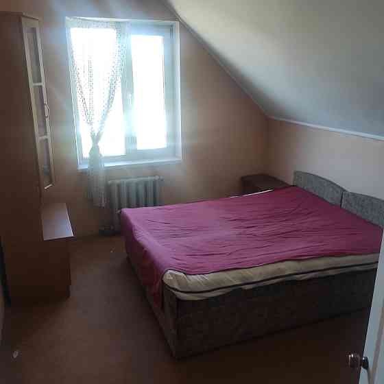 Здам двухэтажную трёхкомнатную квартиру в частном доме хозяин Бровары