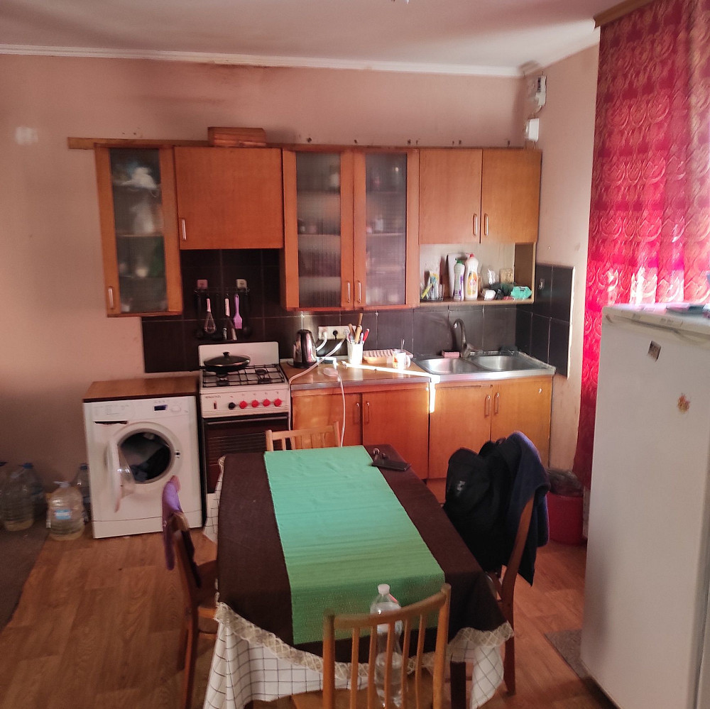 Здам двухэтажную трёхкомнатную квартиру в частном доме хозяин Бровары - изображение 1