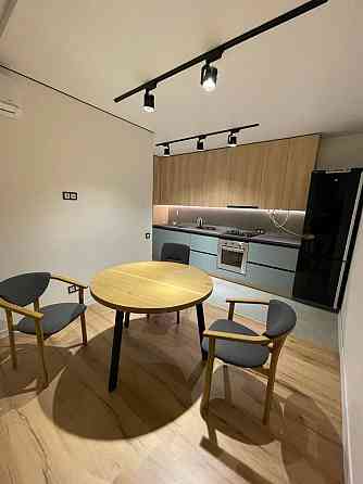 Ближній центр Зелена Парк Погулянка сонячнй оперний театр площа ринок Львів