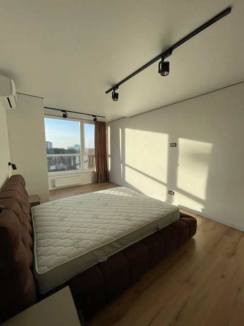 Ближній центр Зелена Парк Погулянка сонячнй оперний театр площа ринок Львів - зображення 2