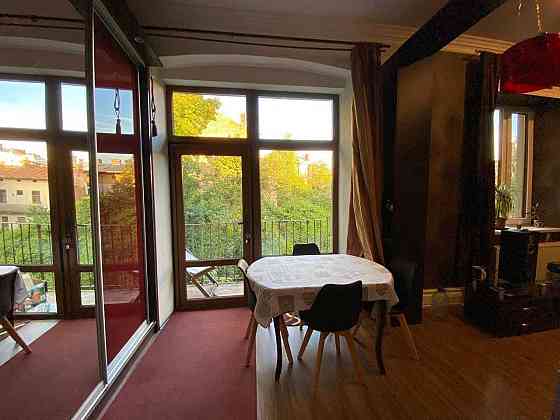 Двохкімнатна квартира-студія в тихому районі 10 хв пішки від центру. Львів