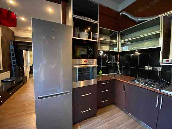 Двохкімнатна квартира-студія в тихому районі 10 хв пішки від центру. Львів