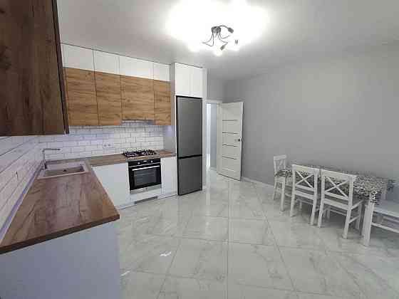 Оренда 2-кімнатної з кухнею-вітальнею, ЖК Семицвіт по вул.Шевченка 60 Львів