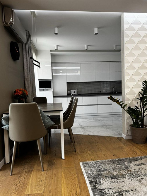 Оренда просторої квартири 140 м²  ЖК САЛЮТ Перемога-6  - зображення 2