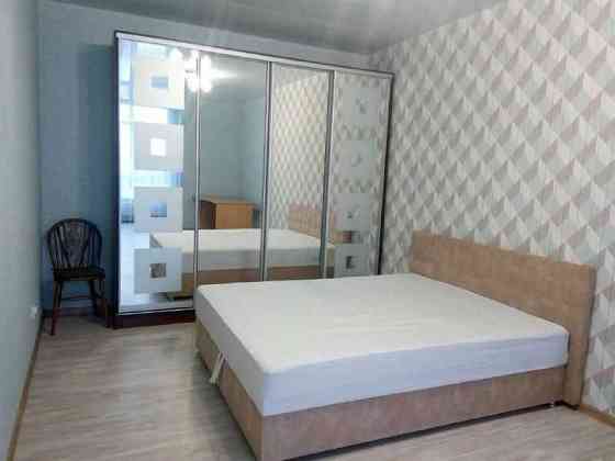 Двокімнатна в новобудові, світло не вимикають Киев