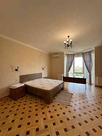 Без комісії!Оренда 3 х км.кв.  Лобароторний провулок 6. Печерськ. Киев