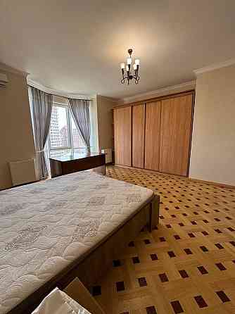 Без комісії!Оренда 3 х км.кв.  Лобароторний провулок 6. Печерськ. Киев