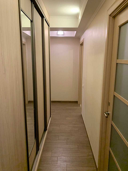 Виноградар Retroville Дизайнерська 2к по просп. Правди 80А Київ - зображення 7