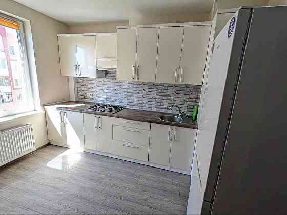 Здам 1о Центр, біля парку Шевченка, можна зняти на короткий термін Ровно