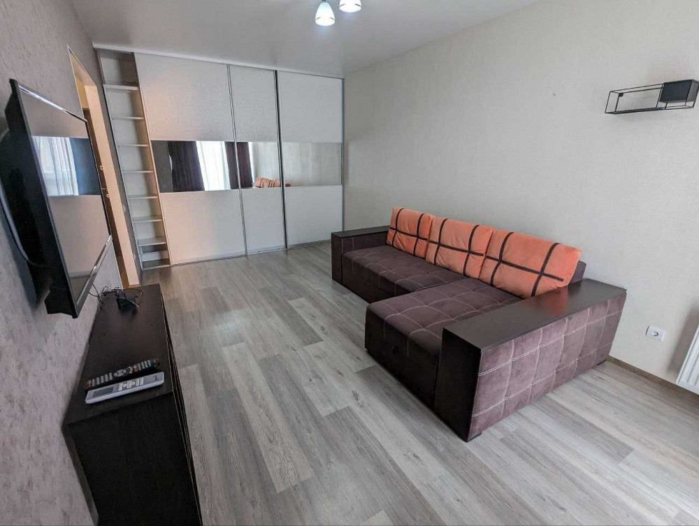 Здам 1о Центр, біля парку Шевченка, можна зняти на короткий термін Ровно - изображение 1