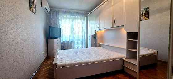 Простора двокімнатна квартира Малишка 29а Киев