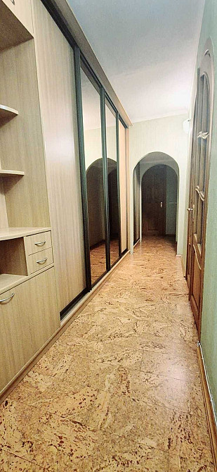 Простора двокімнатна квартира Малишка 29а Киев - изображение 4