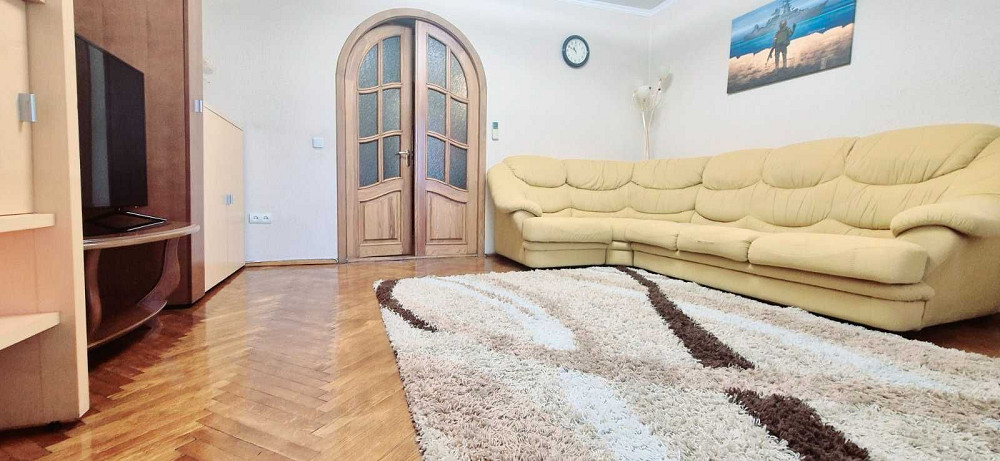 Простора двокімнатна квартира Малишка 29а Киев - изображение 3