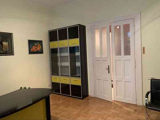 Оренда 4 кім.кв 160 кв.м в центрі біля пр. Шевченка Львов