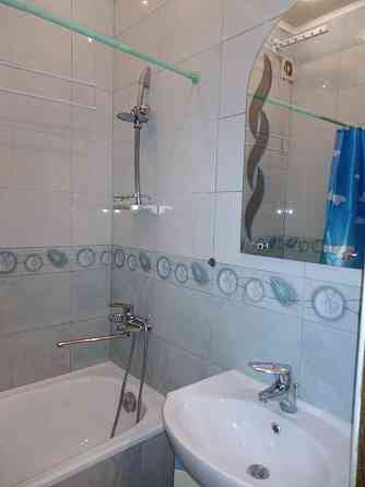 Сдам хорошую двух комн квартиру в новострое ,возле метро Харьков