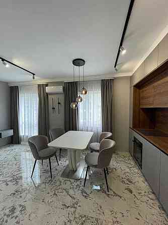 Затишна 1-к, будинок "ЛОНДОН", Нова Англія, Максимовича  28Е Киев