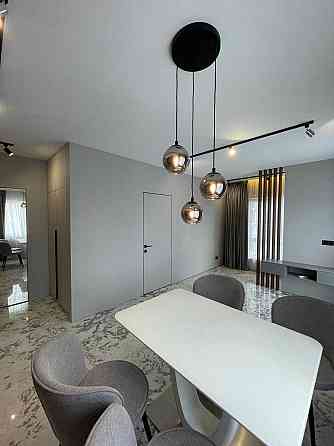 Затишна 1-к, будинок "ЛОНДОН", Нова Англія, Максимовича  28Е Киев