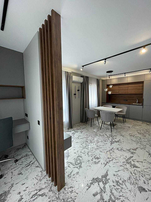 Затишна 1-к, будинок "ЛОНДОН", Нова Англія, Максимовича  28Е Киев - изображение 2