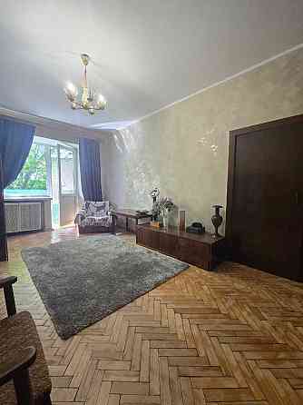 Оренда 2к затишна квартира 52м тихий центр Печерськ Либідська 10хв. Киев