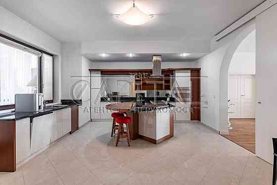 Оренда 4-к квартири (220 м2), Кропивницького, центр, Печерськ, паркінг Киев