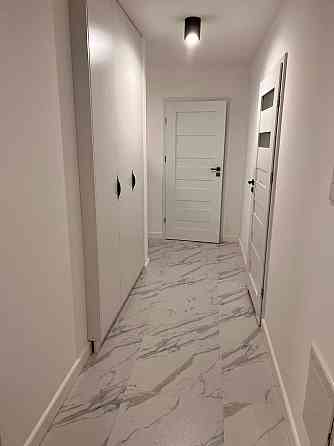 Польща Трикімнатна квартира-студія з парковкою та гаражами,90м²– Жешув Львів