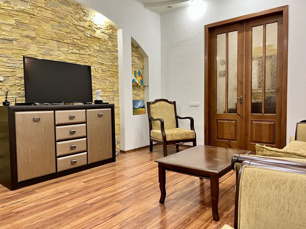 Оренда 2к квартира, центр, Каштанова Алея Полтава - изображение 1