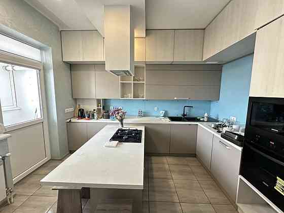 2 кімнатна з ремонтом меблями та технікою Ужгород 1115$/м2 Ужгород