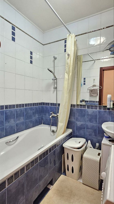 Оренда просторої 2 кімн. квартири, метро Позняки, вул. Ахматової 35 Киев - изображение 4