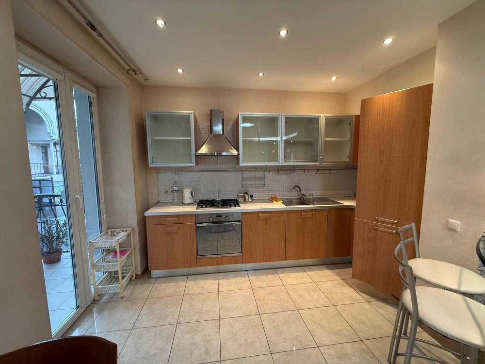 Велика 2кім кв,Центр,Липки,Дарвіна 1. Вид,цегла,з/б,ліфт,високі стелі! Киев - изображение 3