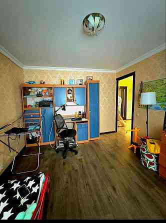 Продам 2-х кімнатну квартиру на 12 Кварталі Днепр