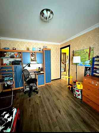 Продам 2-х кімнатну квартиру на 12 Кварталі Днепр