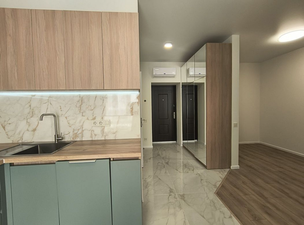 Нова мінідвокімнатна квартира з ліжком і диваном в ЖК Софія резиденс Софиевская Борщаговка - изображение 2