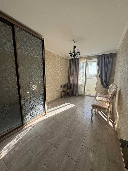 Розділька трикімнатна квартира 70m2 |м| Лісова Киев - изображение 1