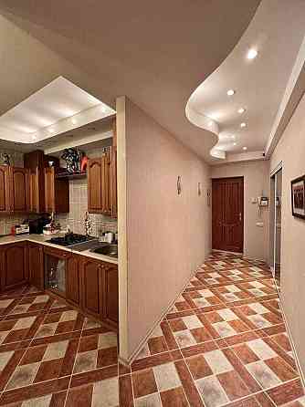 Продам 2 ком  с ремонтом ,ул. Академика Чекмарева  Нагорка Днепр