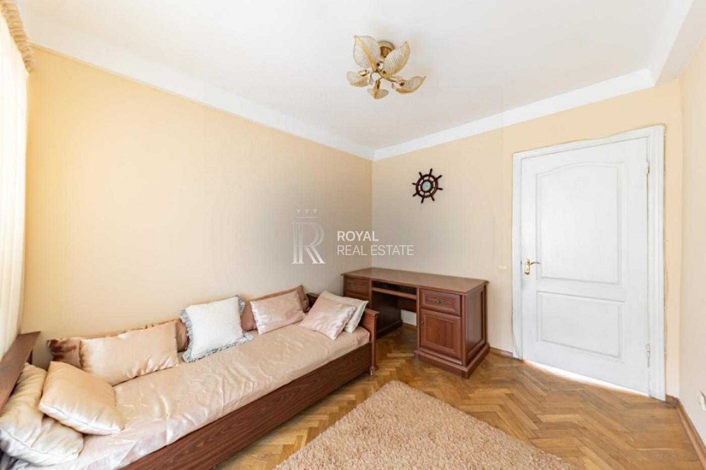 Продаж 3к квартира в центрі!! 63м2  5 хв м Либідська!! 5 поверх є газ! Киев - изображение 1