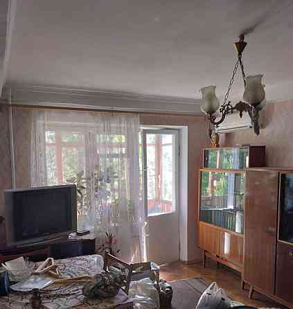 2-х комнатная раздельная !Ул Строителей Метро Дарница 10 мин ходьбы Киев